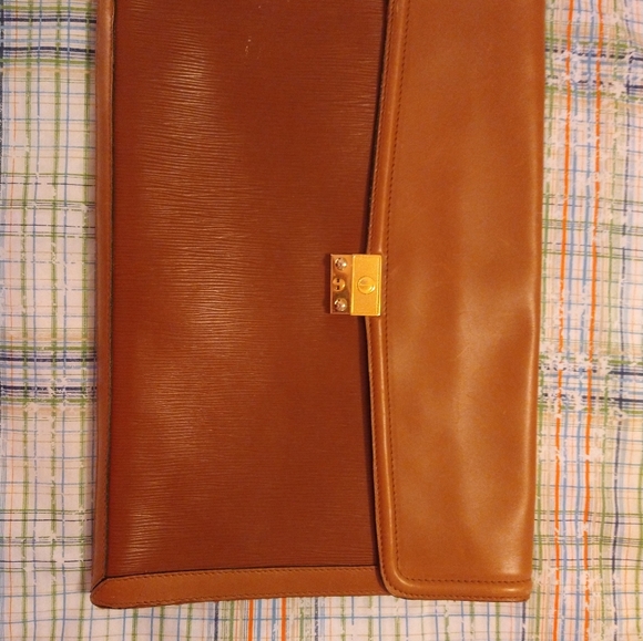 Authentic Dunhill London Caramel Leather Messenger Bag for Men or Women - Picture 6 of 13